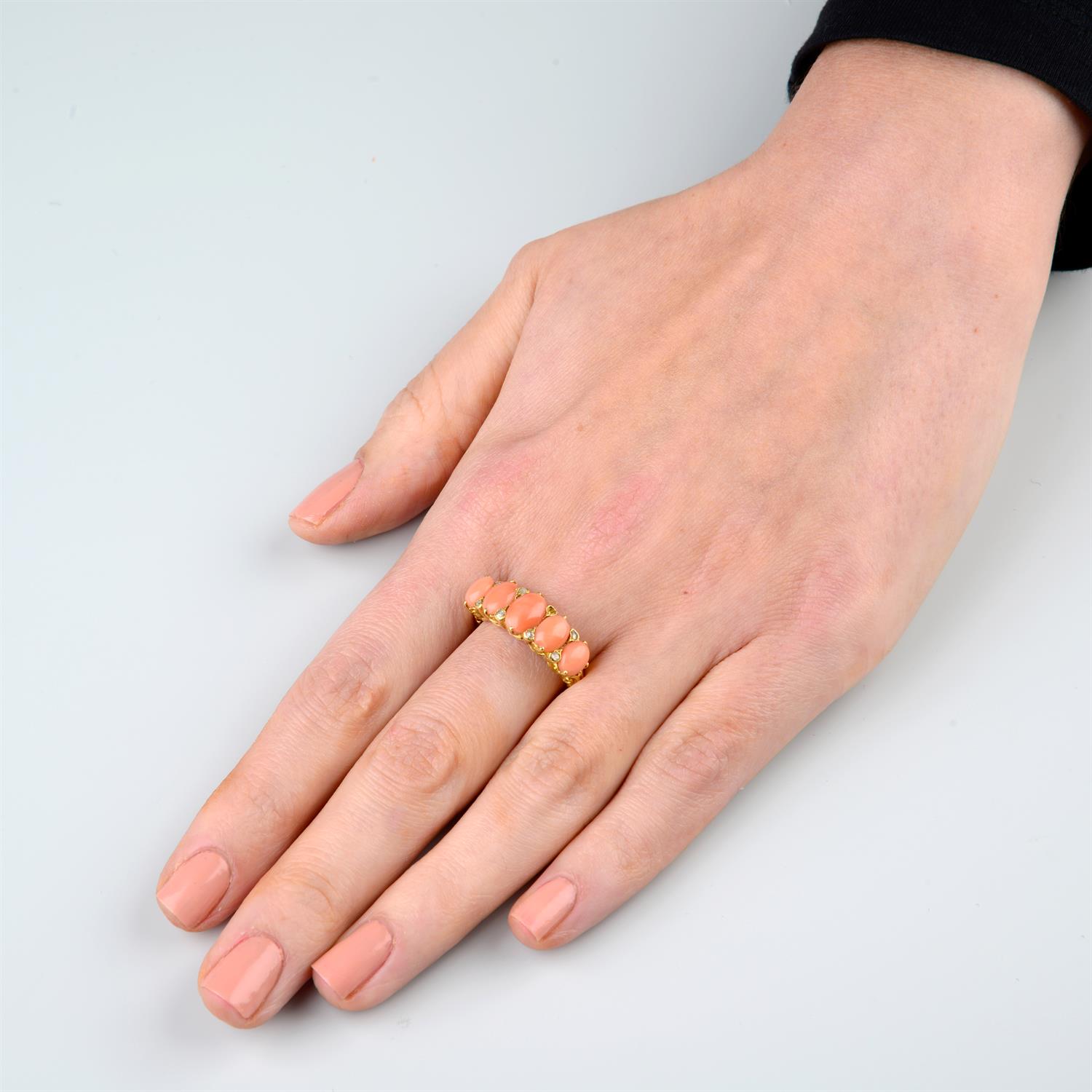 Late Victorian 18ct gold coral ring - Image 7 of 7