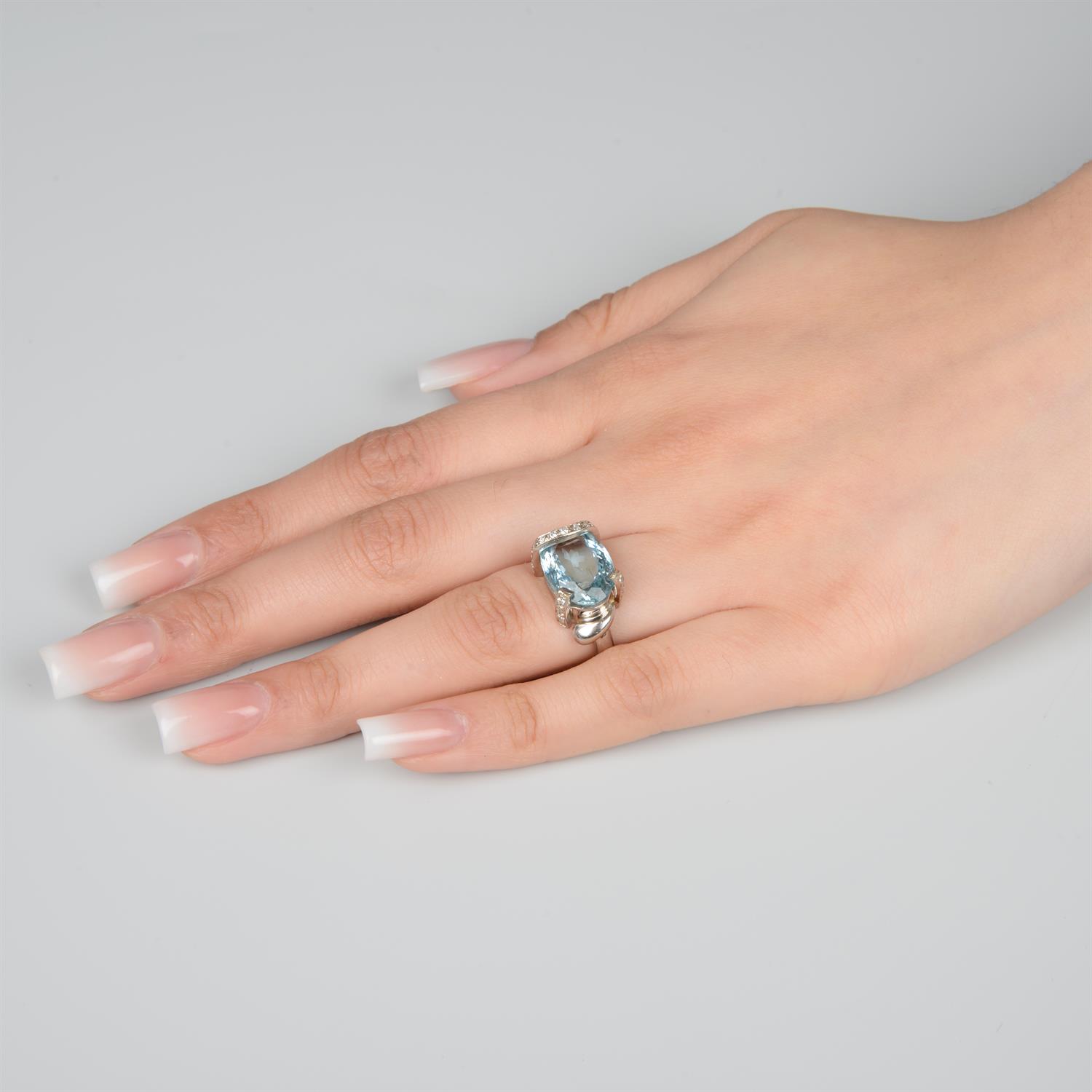 Aquamarine and diamond dress ring - Image 5 of 5