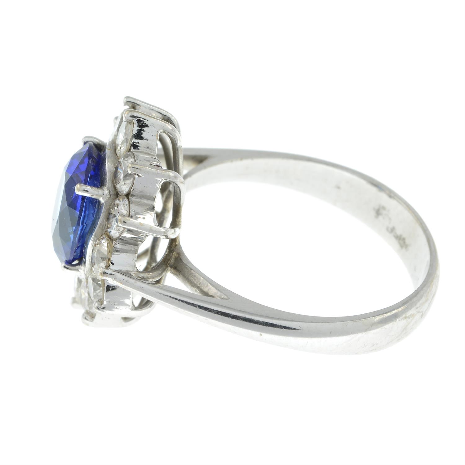 Sapphire and diamond cluster ring - Bild 4 aus 5