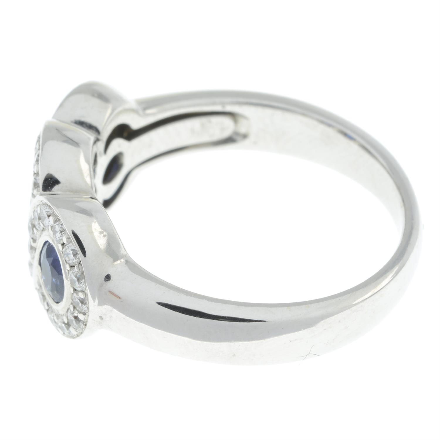 18ct gold sapphire and diamond ring - Image 4 of 5