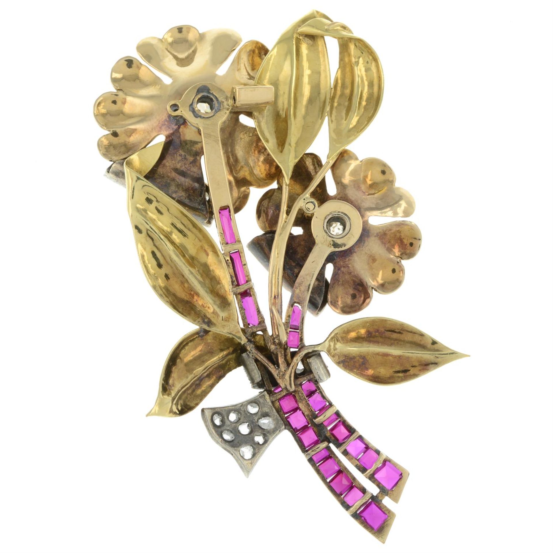Retro gold, diamond and ruby flower brooch - Image 3 of 3