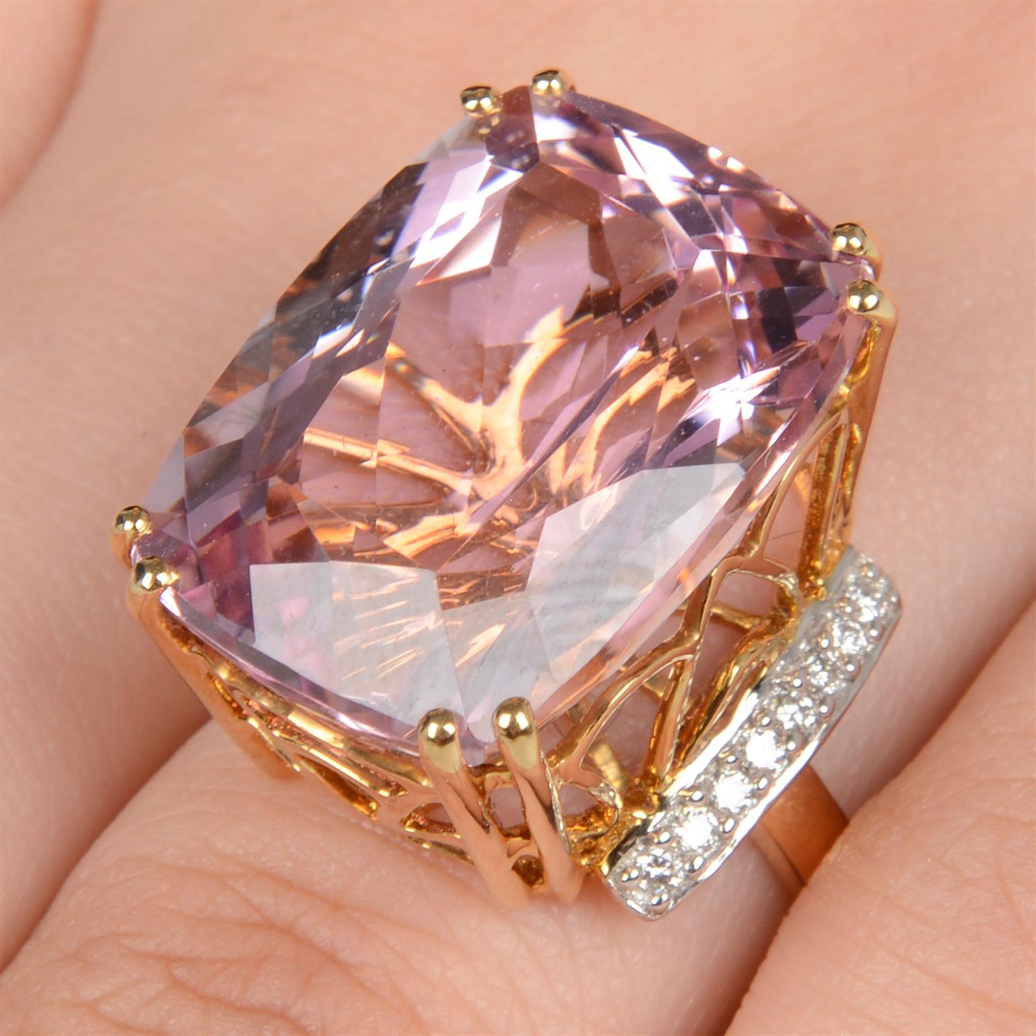 18ct gold kunzite and diamond ring