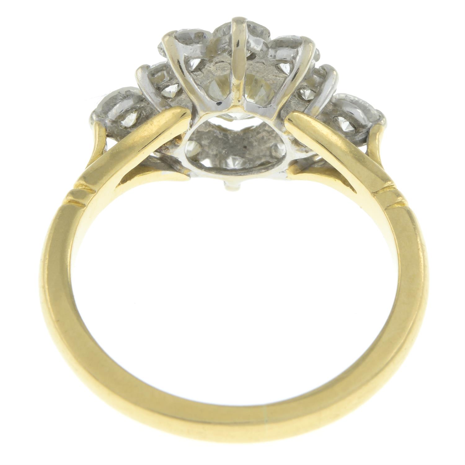 18ct gold diamond cluster ring - Bild 3 aus 5