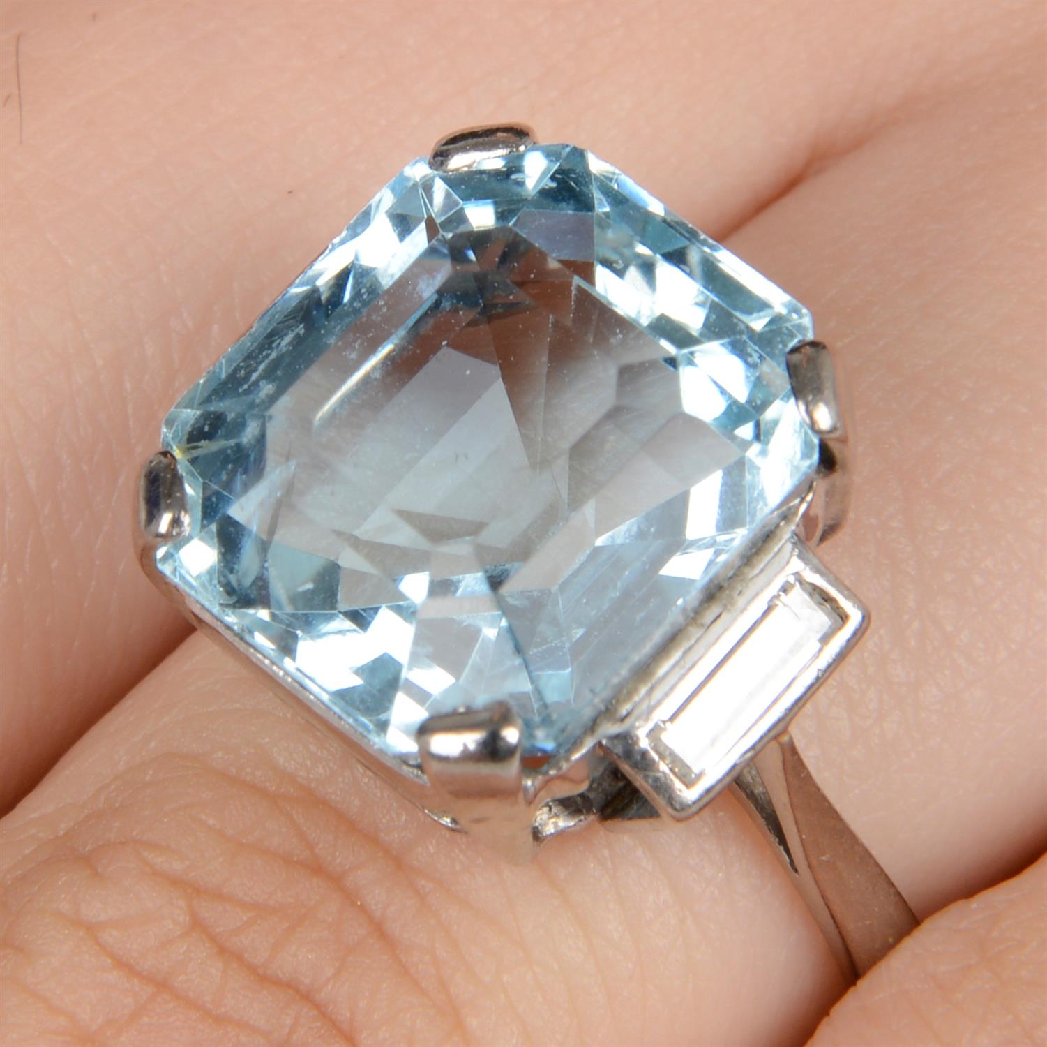 Aquamarine and diamond ring