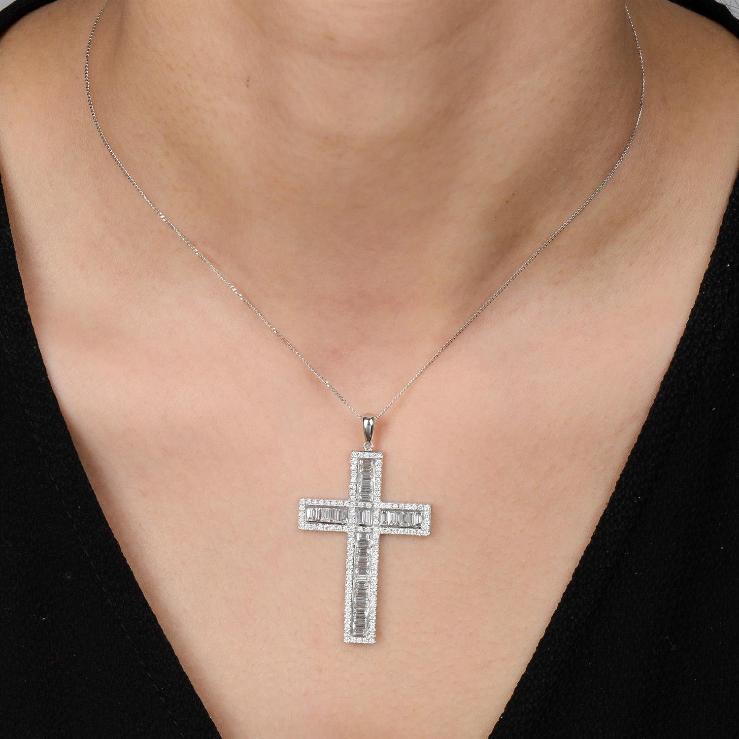 18ct gold diamond cross pendant, with chain - Bild 6 aus 6