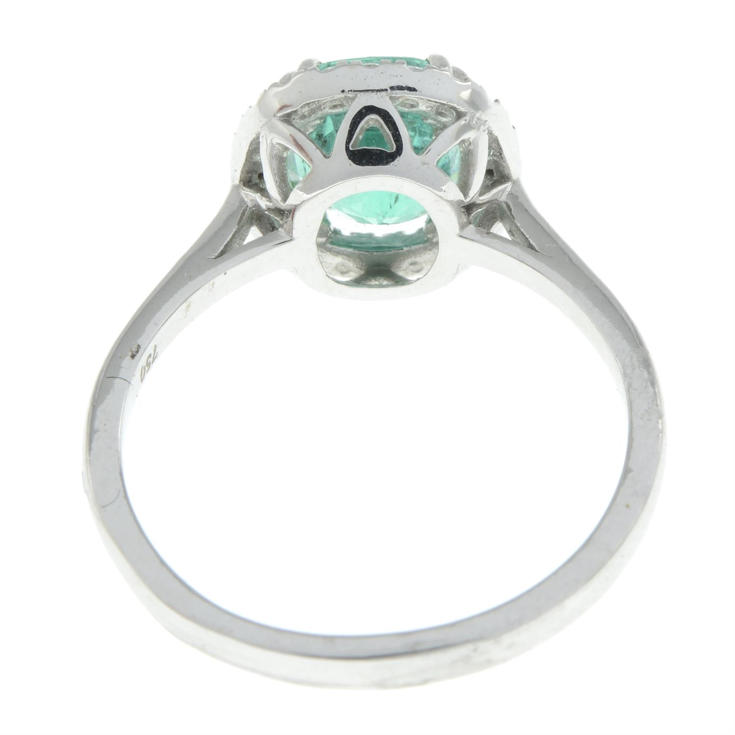 Emerald and diamond cluster ring - Image 3 of 5