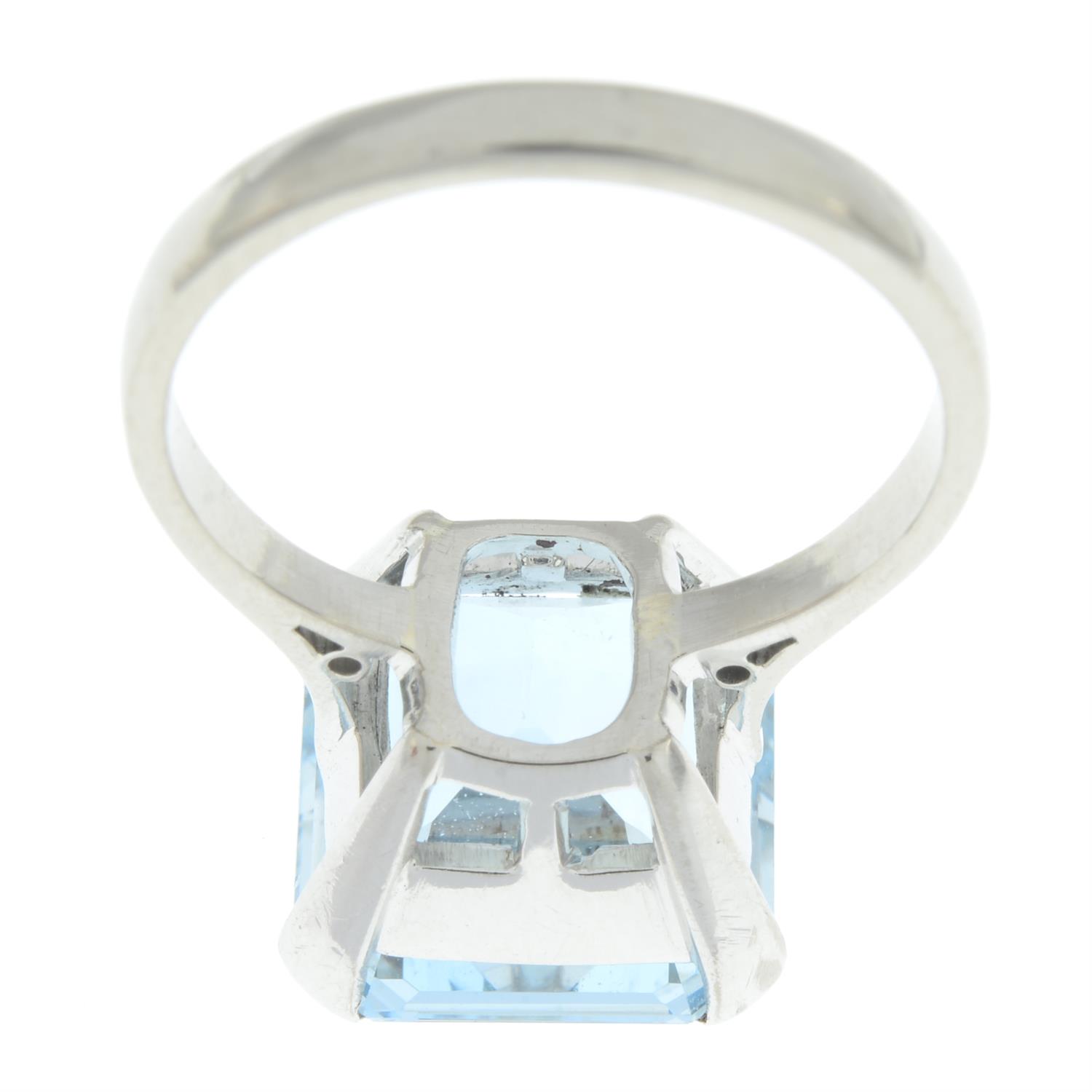 Aquamarine single-stone ring - Image 3 of 5