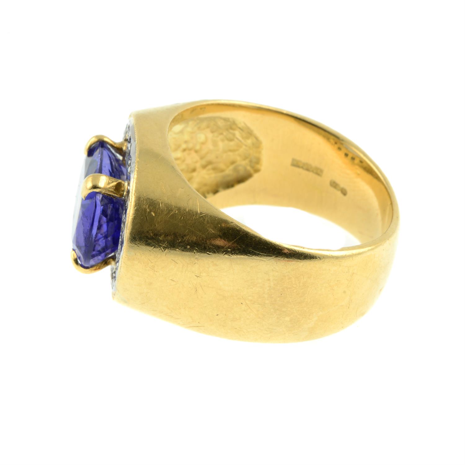 18ct gold tanzanite and diamond ring - Image 2 of 5