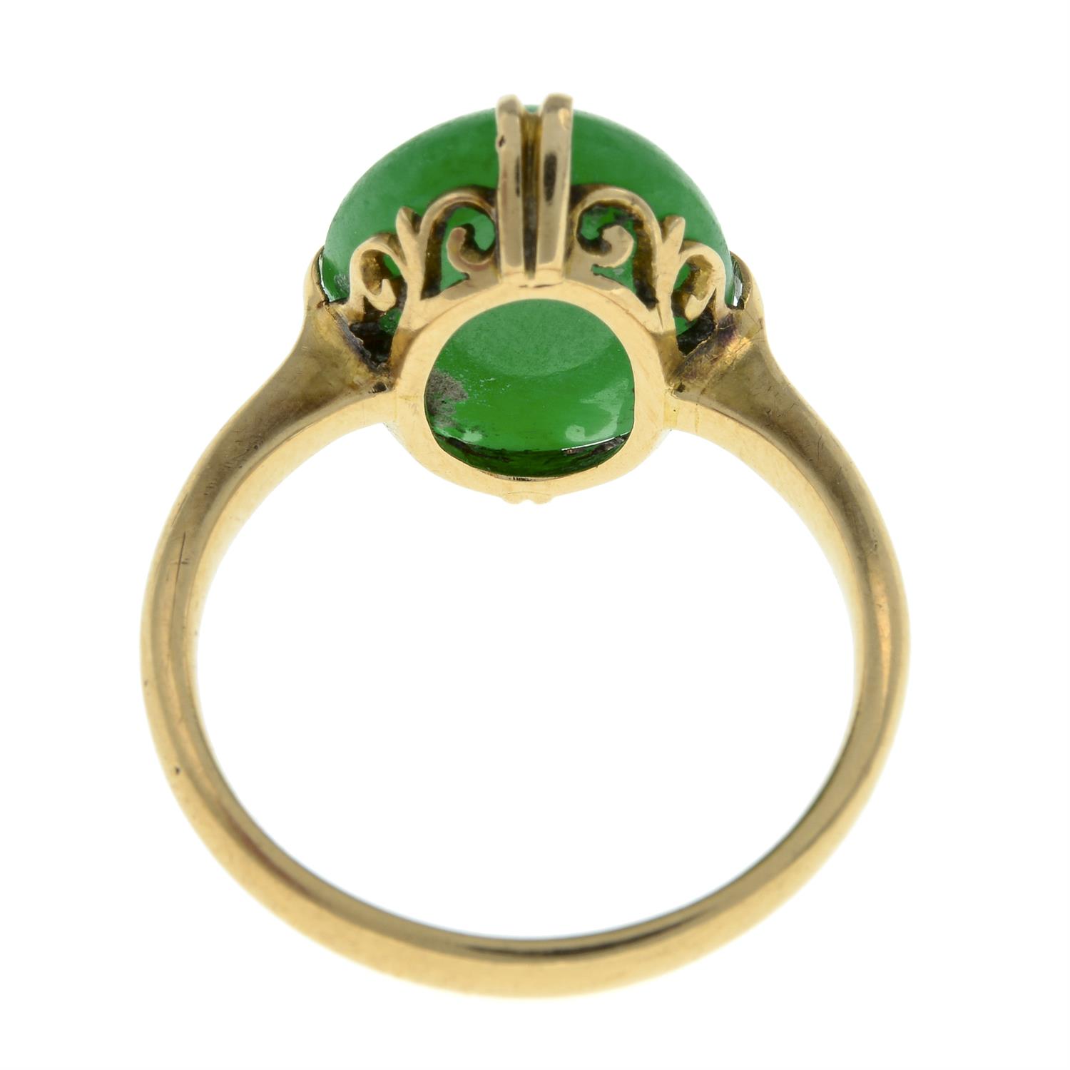 Early to mid 20th century gold jade ring - Image 3 of 6