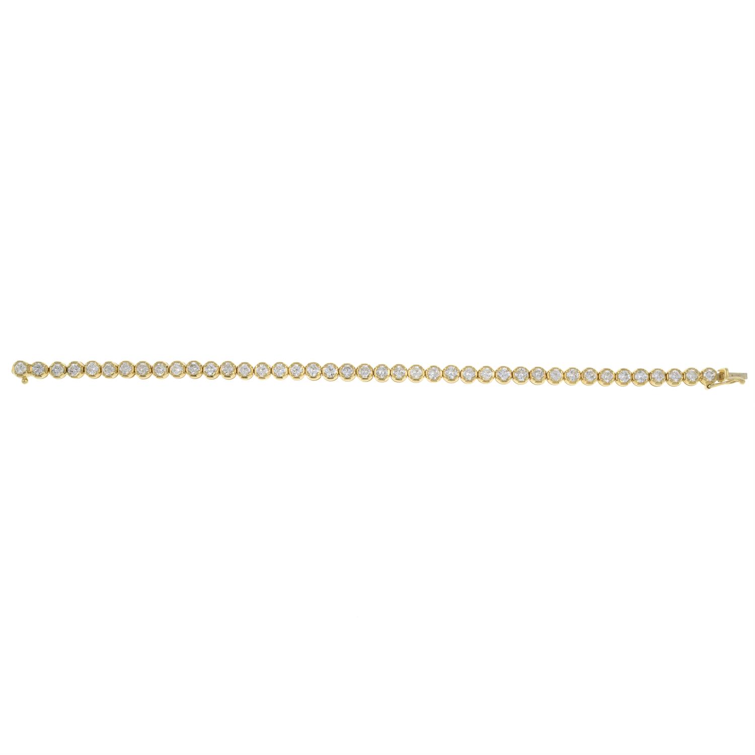 18ct gold brilliant-cut diamond line bracelet - Image 4 of 4