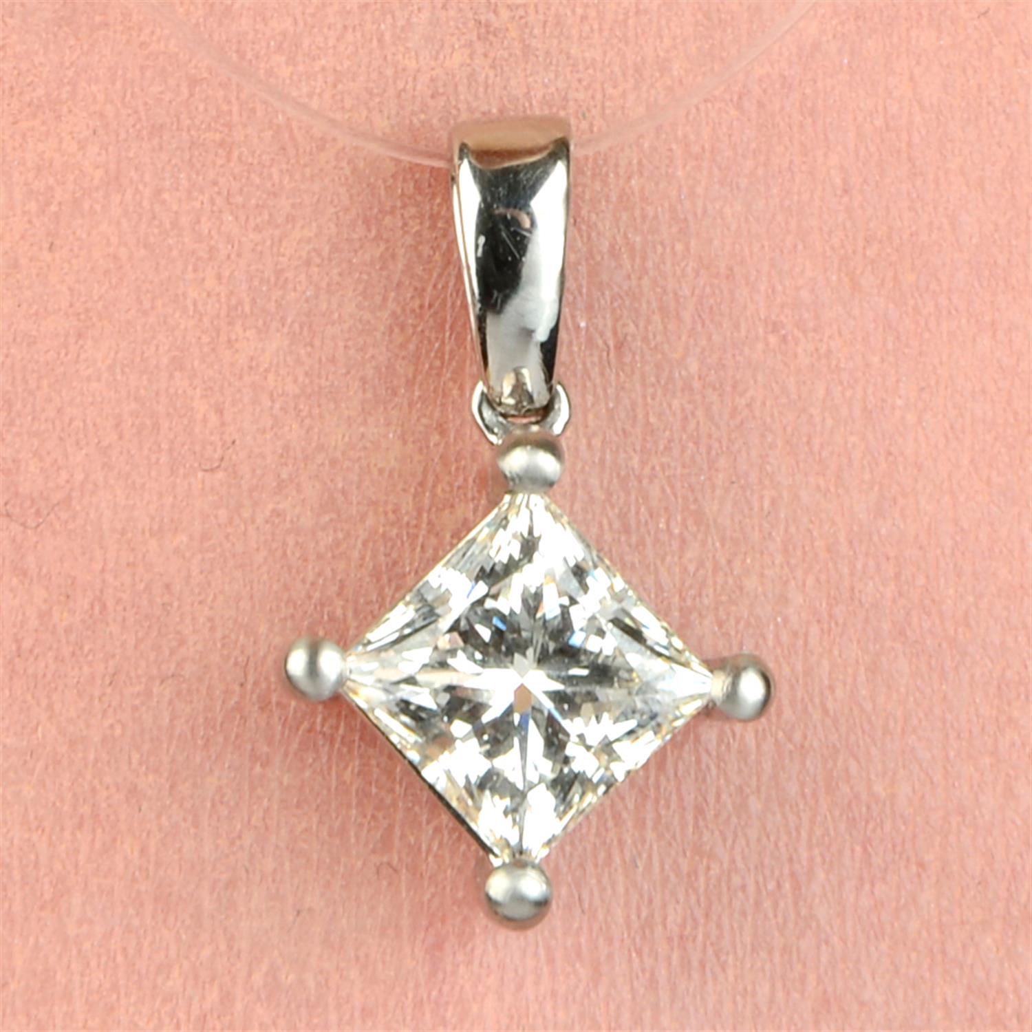 Square-shape diamond pendant