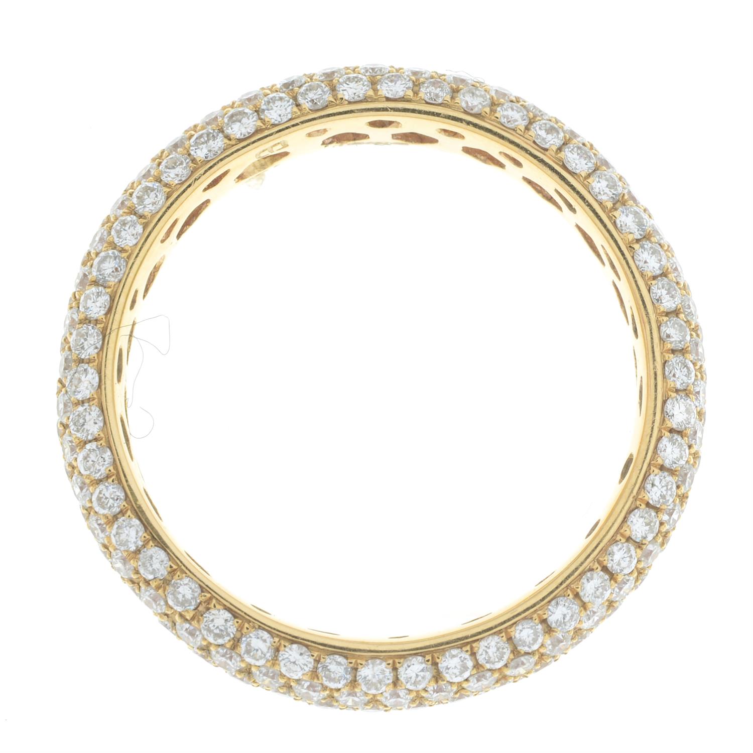18ct gold diamond band ring - Image 4 of 4