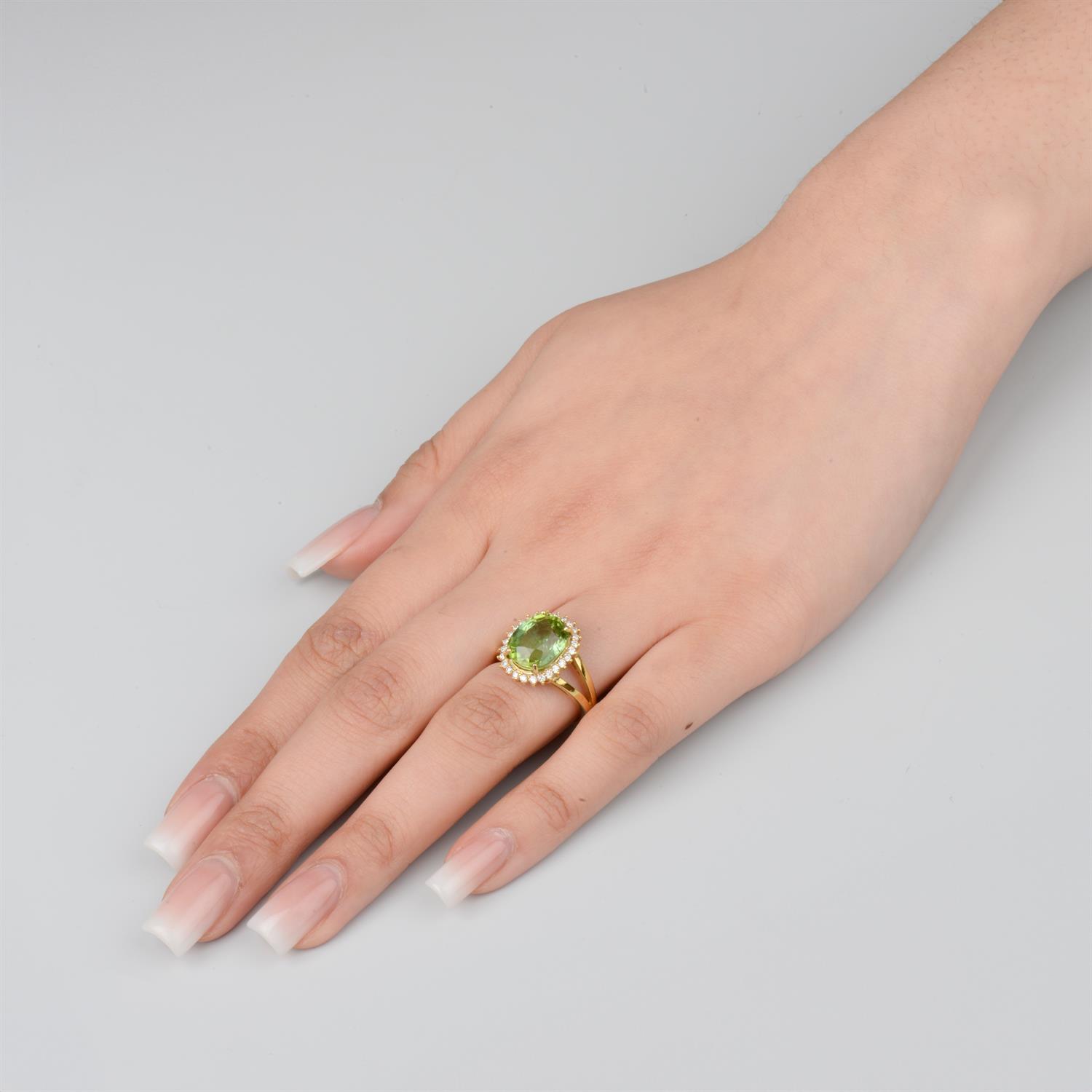 Green tourmaline and diamond cluster ring - Image 5 of 5