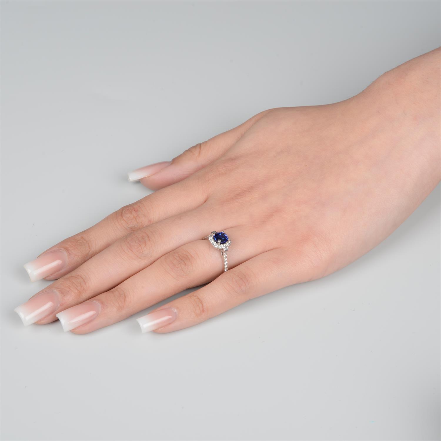Platinum sapphire and diamond ring - Bild 5 aus 5