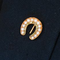Victorian split pearl and emerald horseshoe stickpin