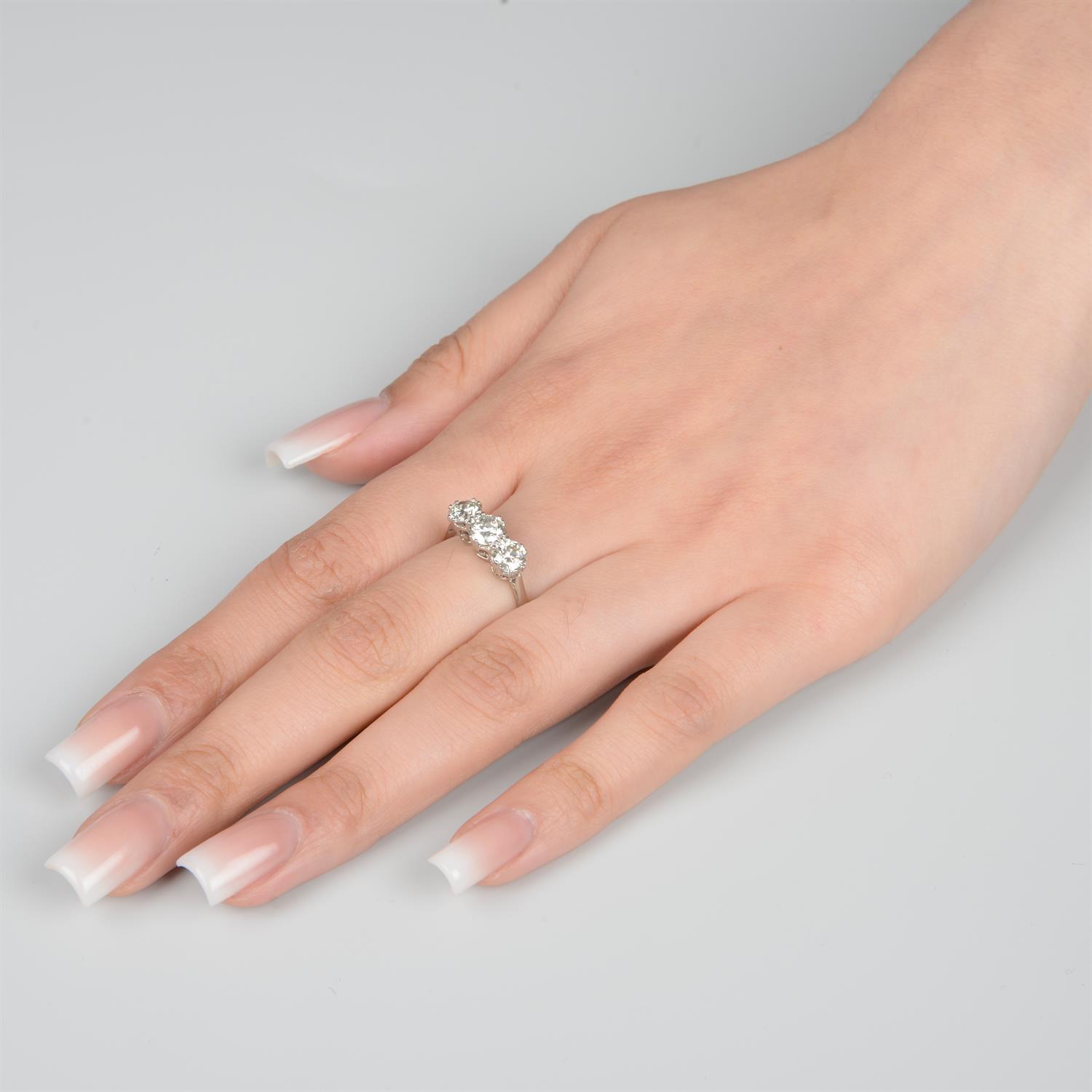 Diamond three-stone ring - Bild 5 aus 5