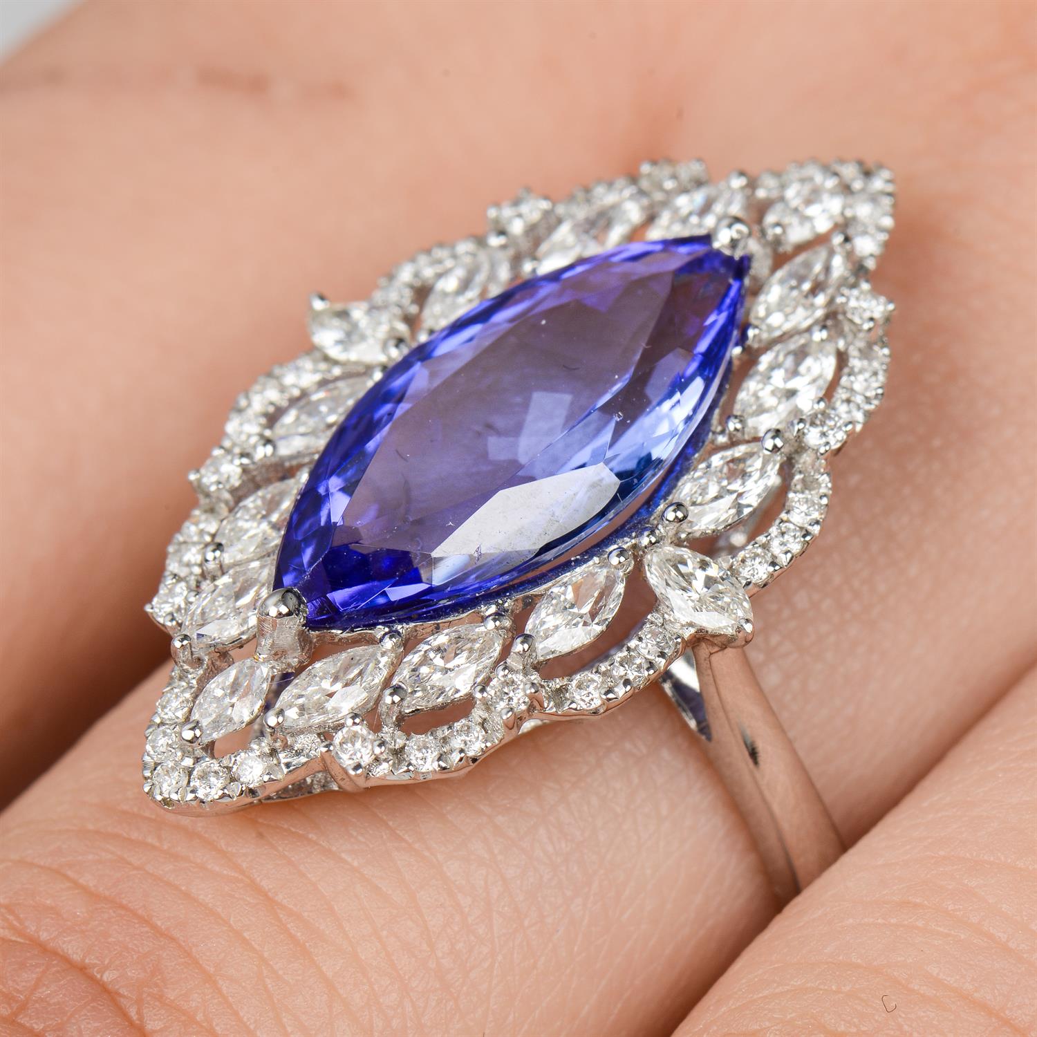 18ct gold tanzanite and diamond ring