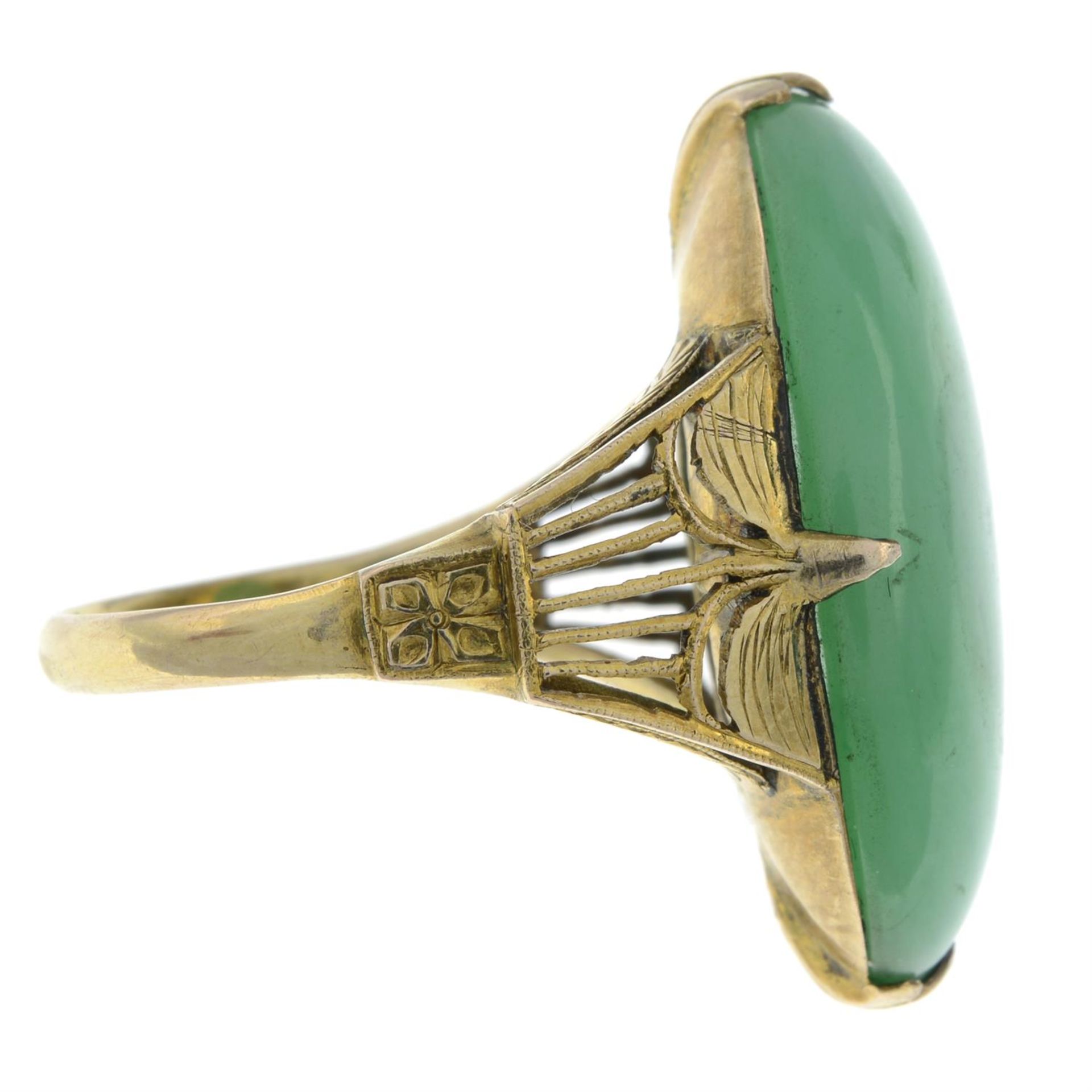 Mid 20th century gold jadeite jade ring - Image 5 of 5