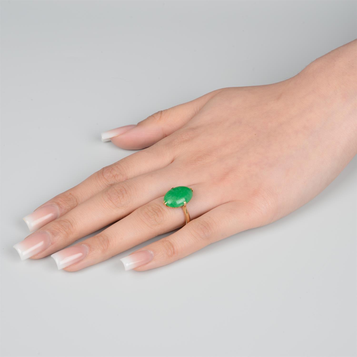 Early to mid 20th century gold jade ring - Image 6 of 6