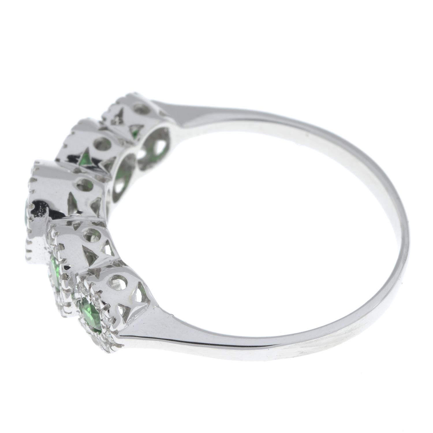 Tsavorite garnet and diamond ring - Image 4 of 5