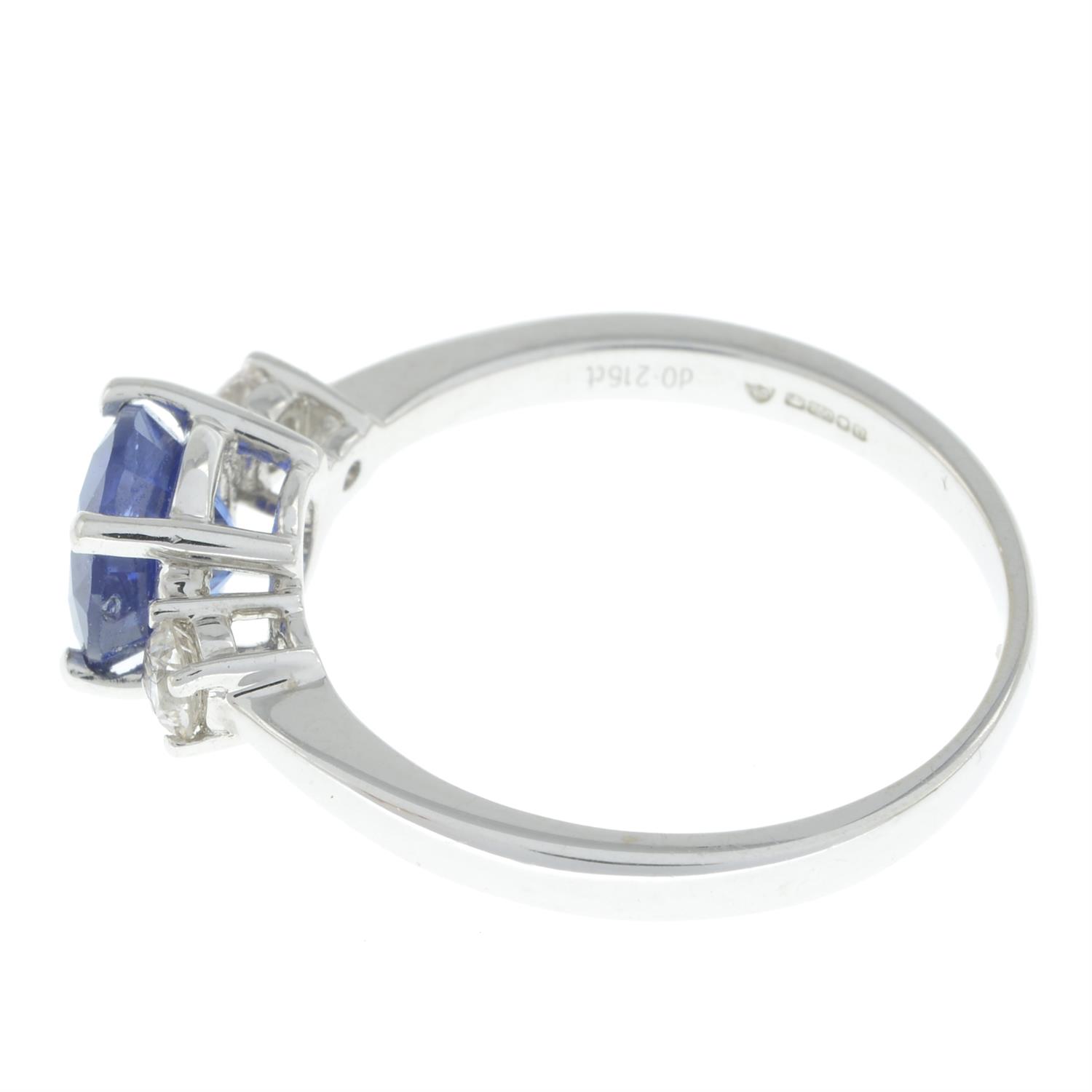 18ct gold sapphire and diamond ring - Bild 4 aus 5