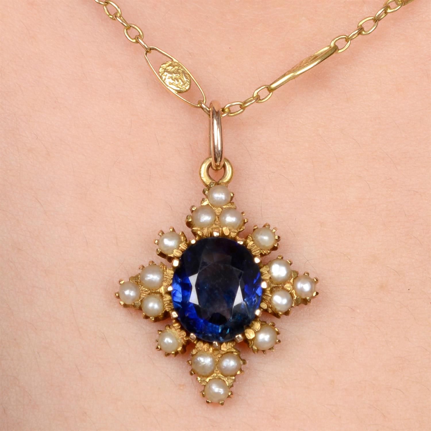 15ct gold sapphire and split pearl pendant and chain - Bild 6 aus 6