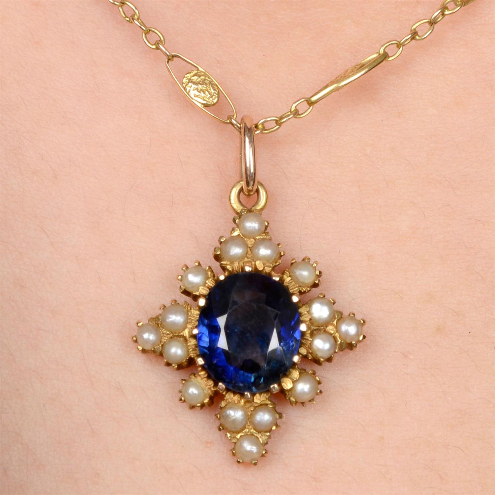 15ct gold sapphire and split pearl pendant and chain - Image 6 of 6