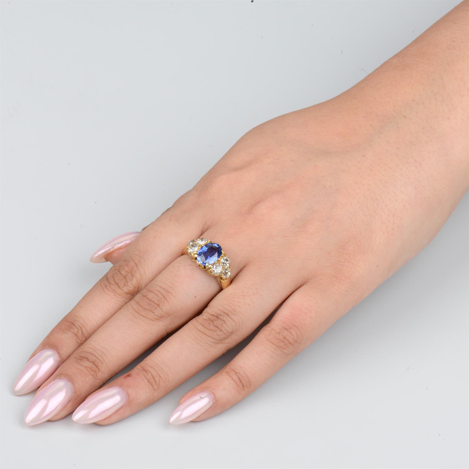 Late Victorian 18ct gold sapphire and diamond ring - Image 5 of 5