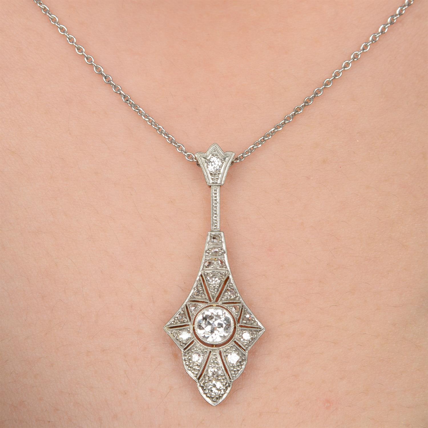 Diamond pendant, on chain - Image 6 of 6