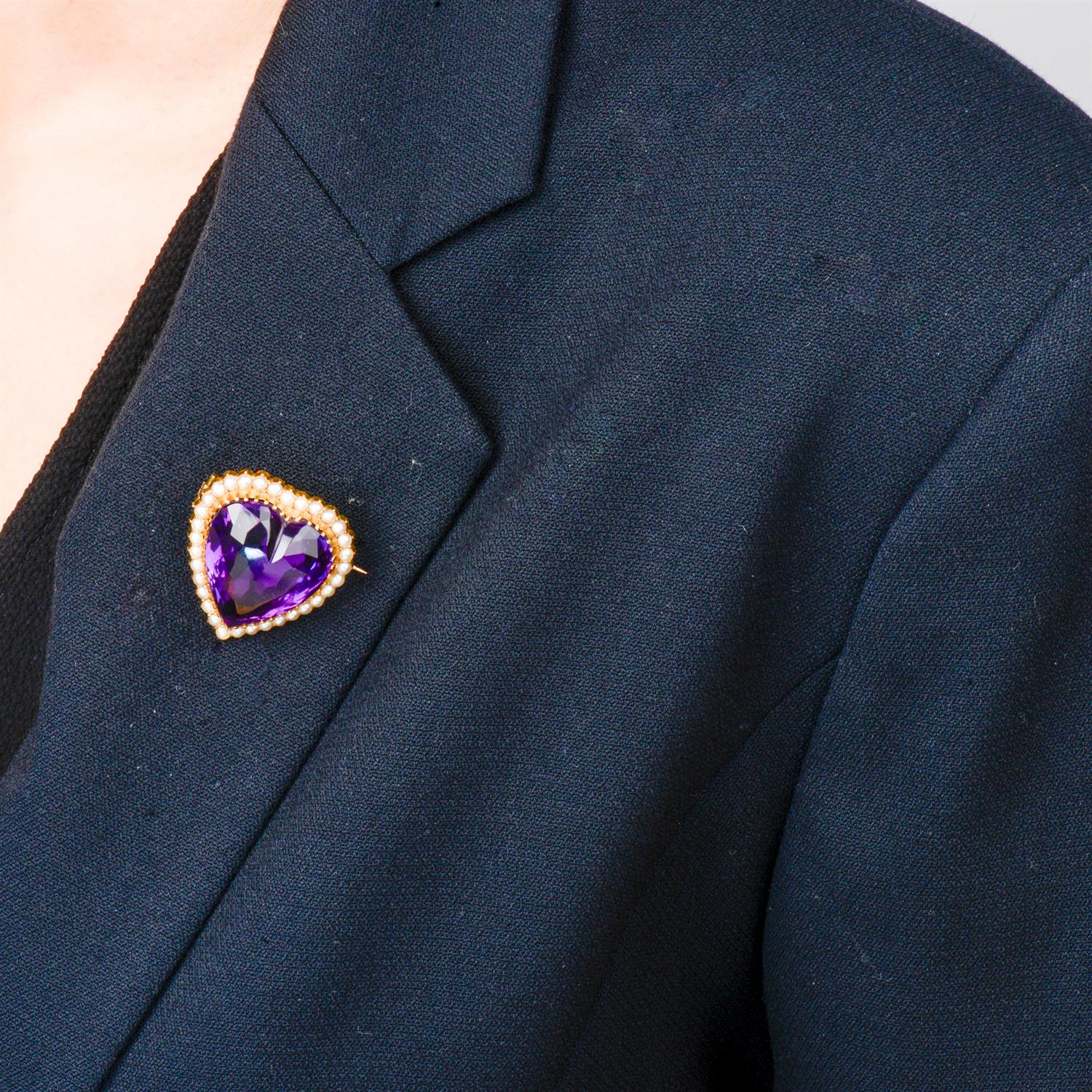 15ct gold amethyst and split pearl heart brooch - Image 6 of 6