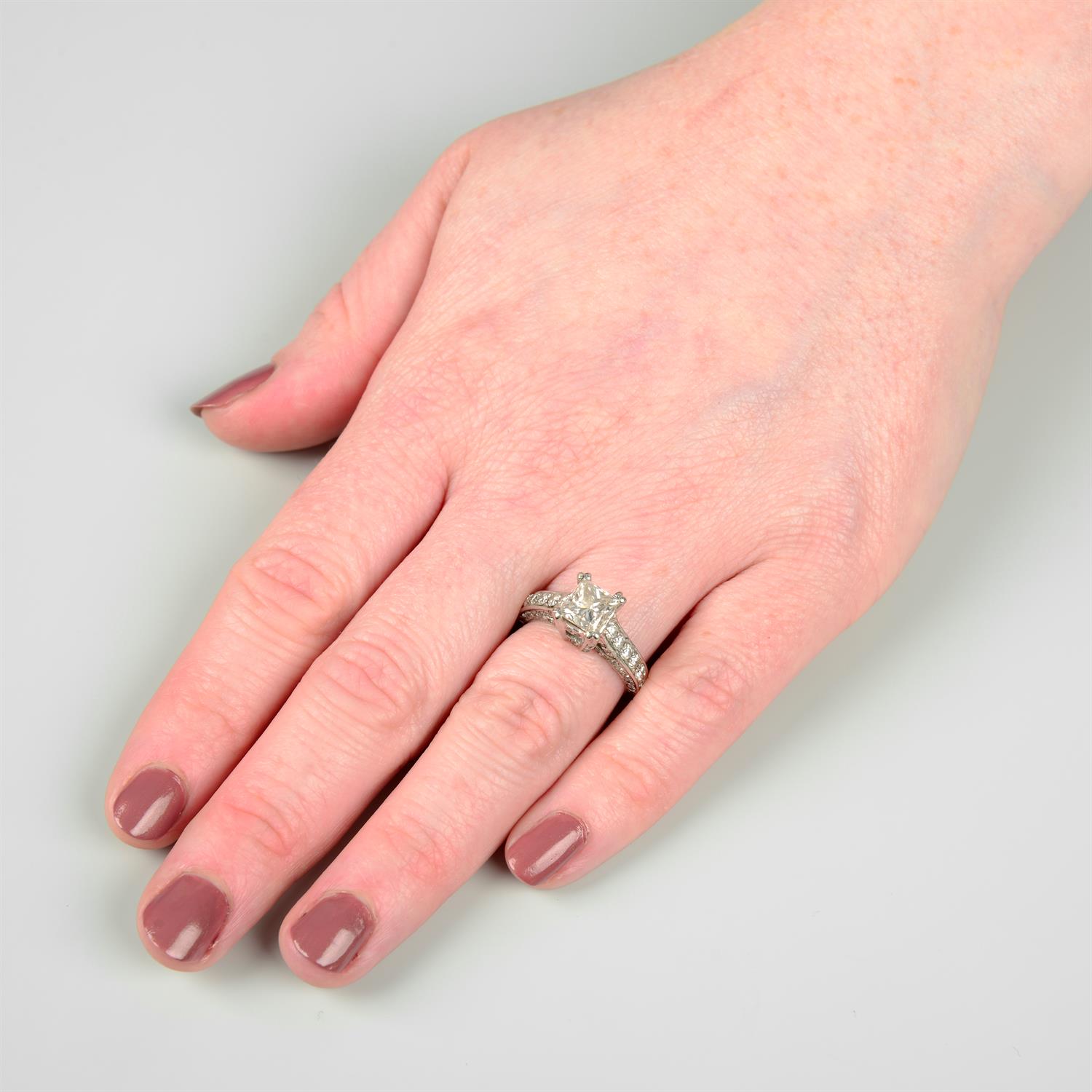 Rectangular-shape diamond ring - Image 5 of 6