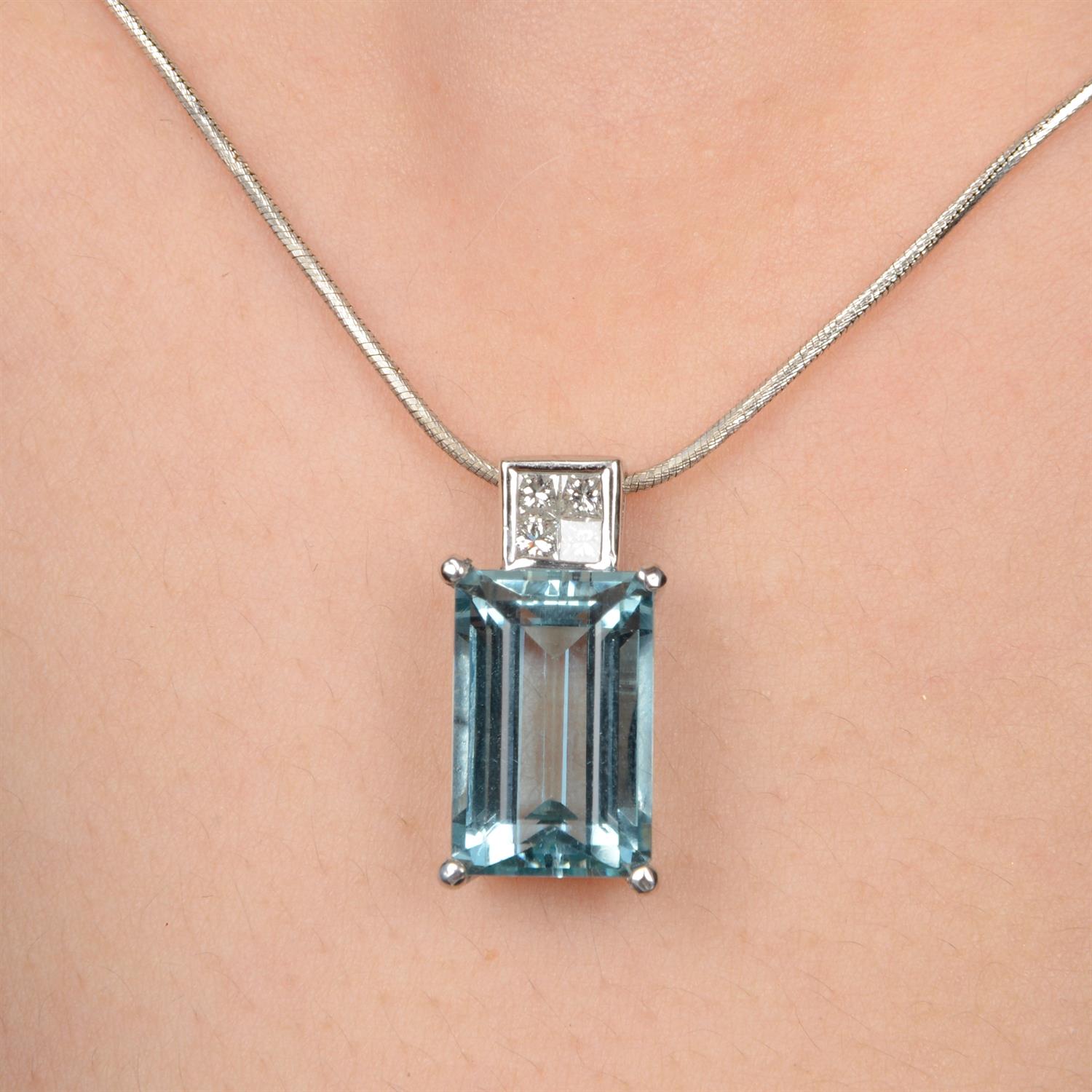 Aquamarine and diamond pendant, with chain - Bild 6 aus 6