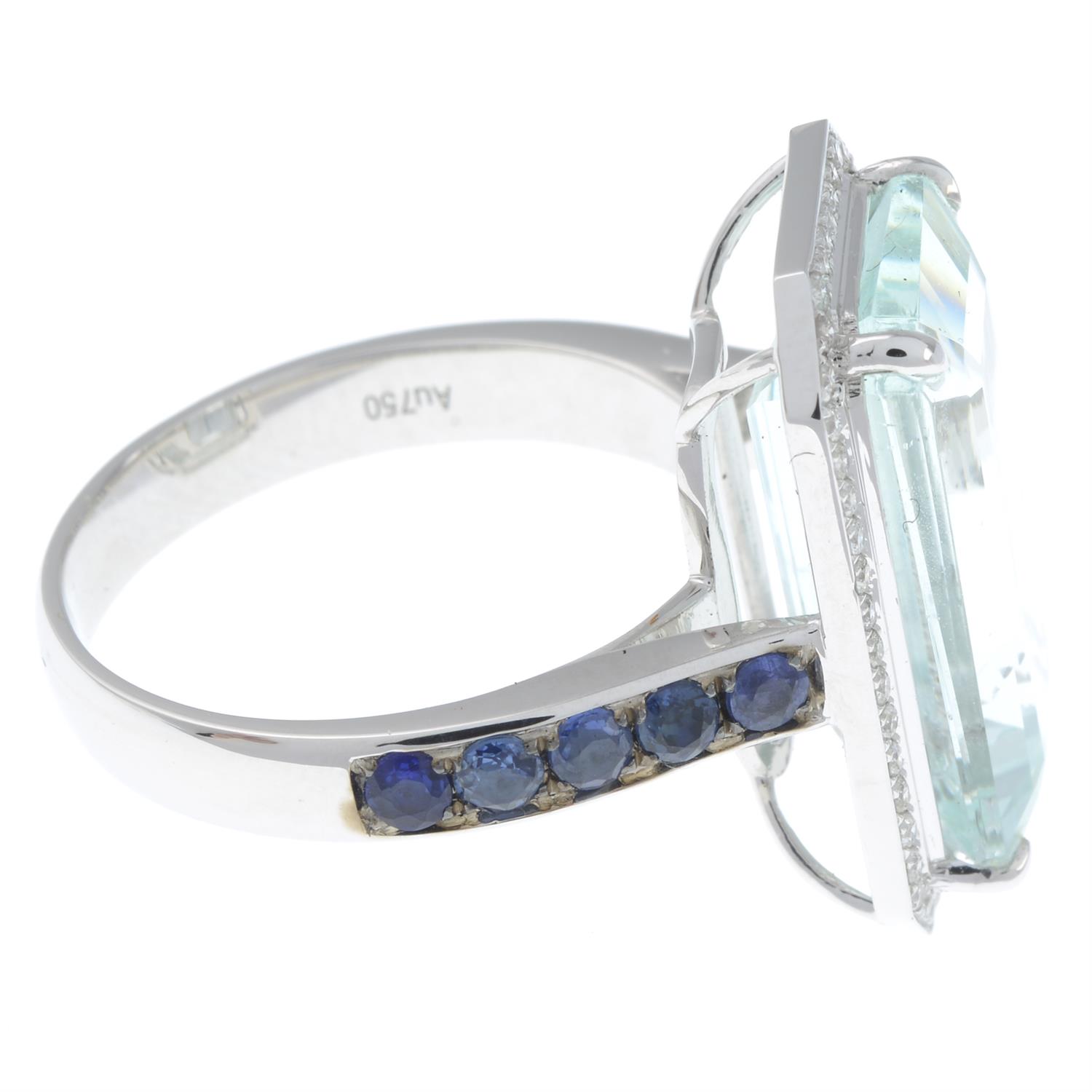 Aquamarine, diamond and sapphire ring - Image 5 of 6