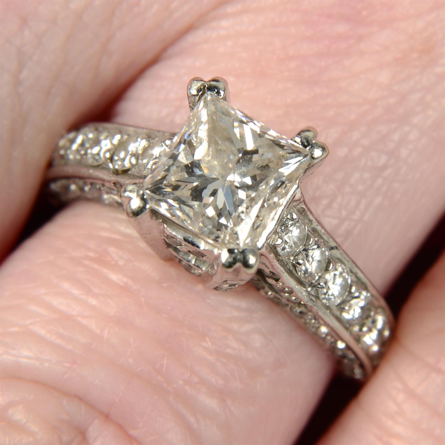 Rectangular-shape diamond ring - Bild 6 aus 6