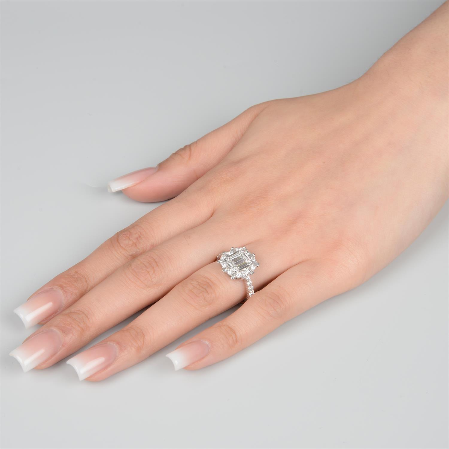Diamond cluster ring - Image 6 of 6