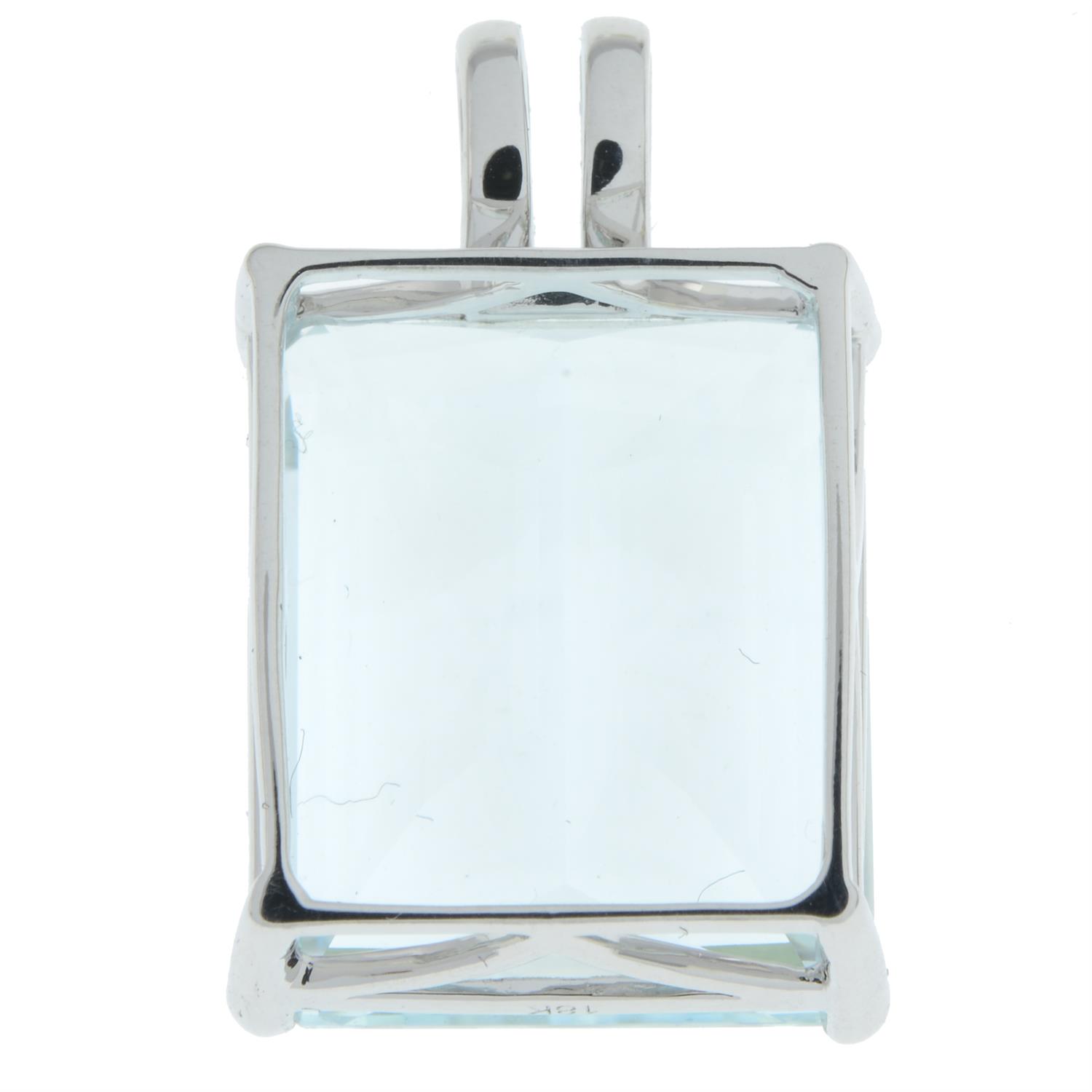Aquamarine and diamond pendant - Image 4 of 5