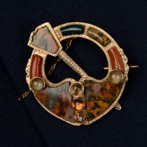 Victorian Scottish 9ct gold citrine and agate brooch