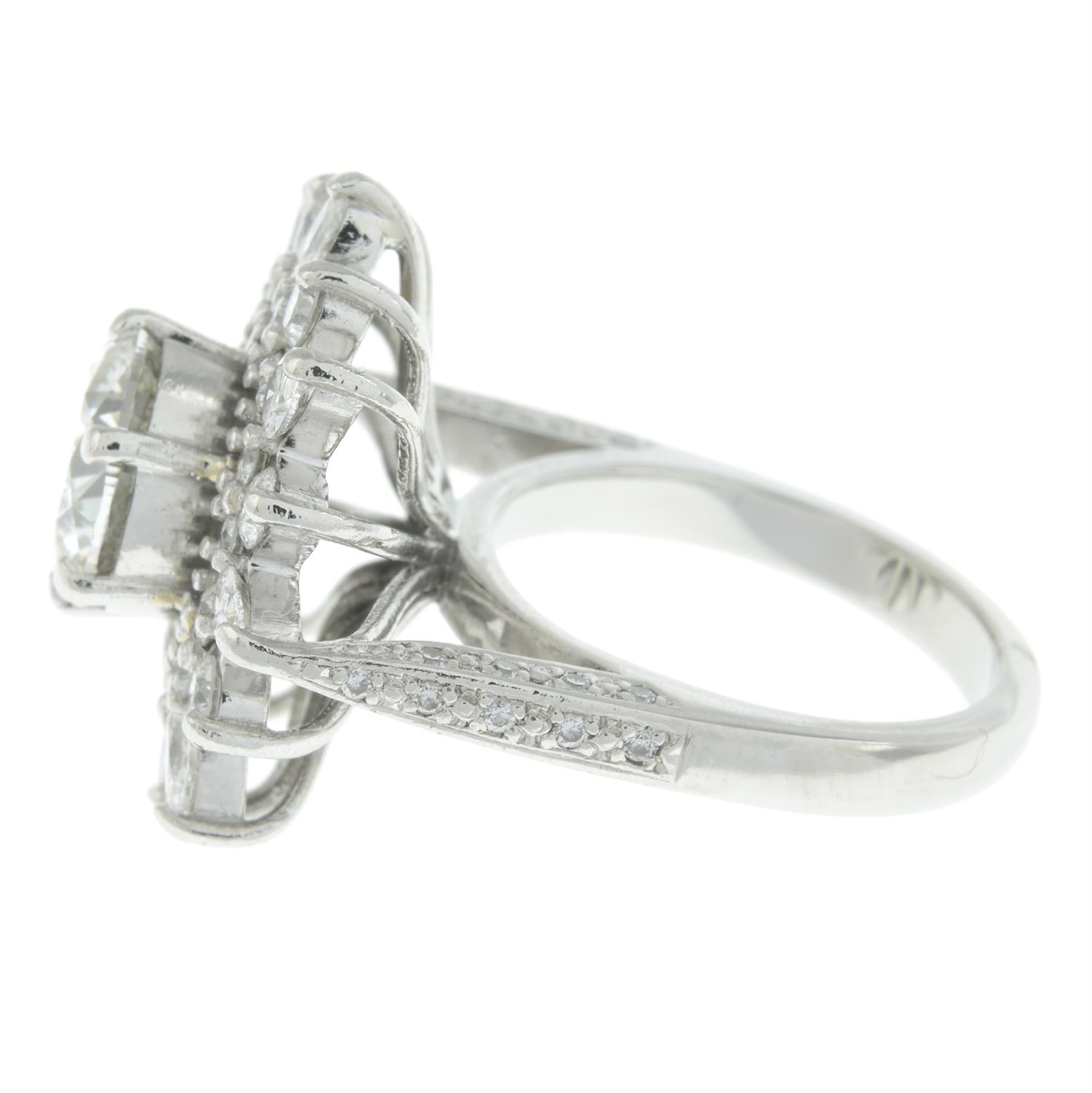 Platinum diamond floral dress ring - Image 3 of 6