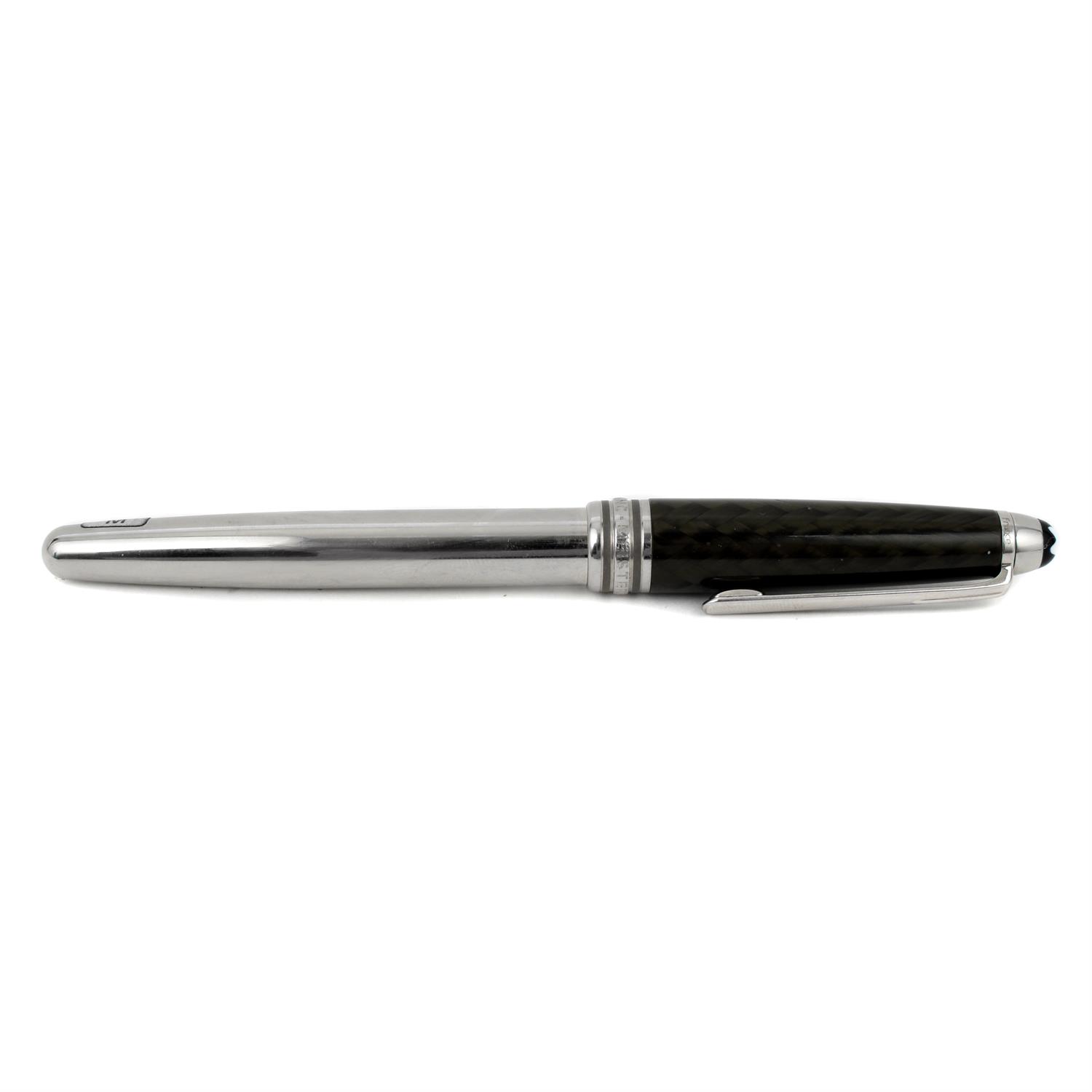 Montblanc Meisterstuck Solitaire carbon fountain pen