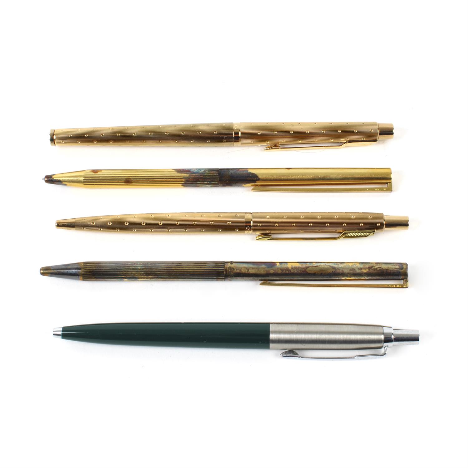Assorted pens to include Parker, Cross and Sheaffer