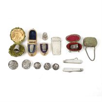 Assorted sewing accessories