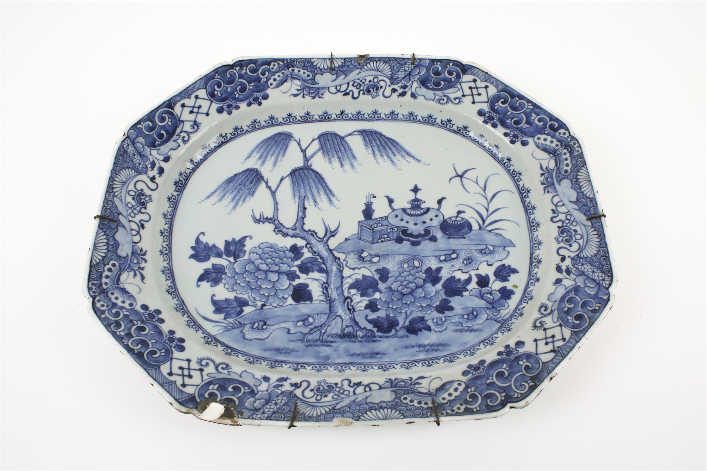 Chinese export meat plates and two blue and white plates - Image 3 of 4