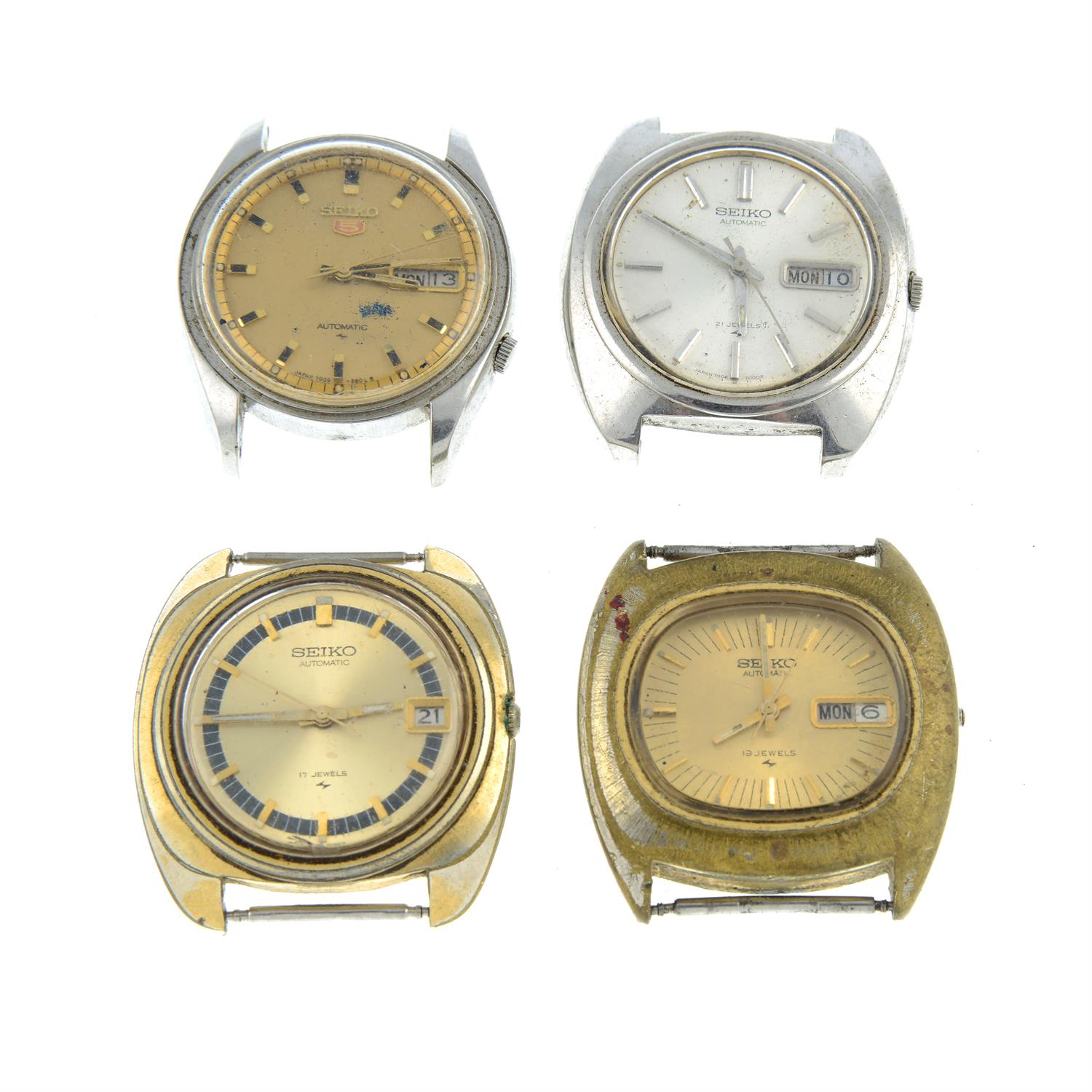 A group of Seiko watches. Approximately 25.