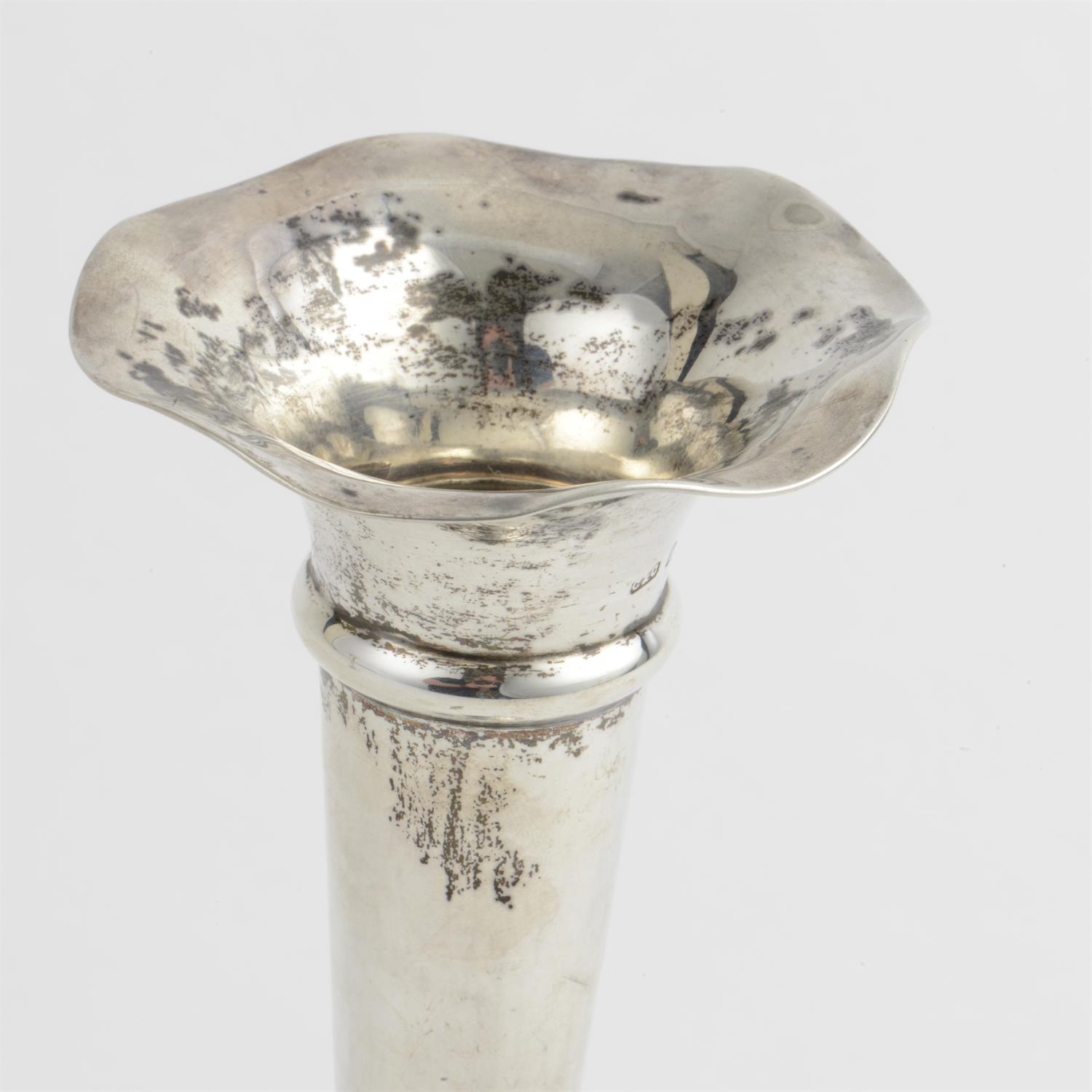 Pair of Edwardian silver vases (filled). - Image 2 of 4