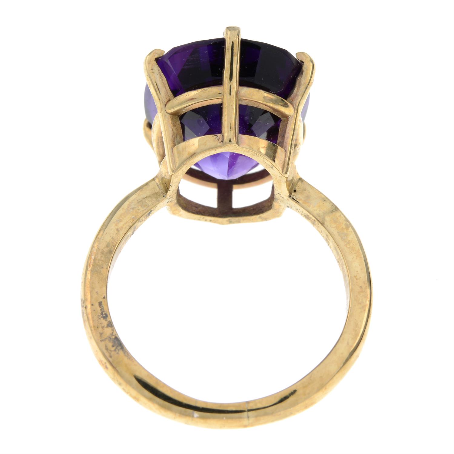 9ct gold amethyst dress ring - Image 2 of 2