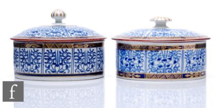 Two Worcester 'Royal Lily' pattern butter dishes, circa 1792-1800, each of circular form