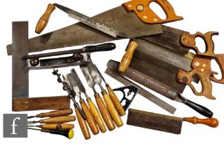 A large quantity of carpenters tools, saws, rasps etc. (qty)