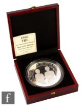 Elizabeth II - A Fiji 1996 fifty dollar 1kg coin, .999 silver, to commemorate Queen Elizabeth the