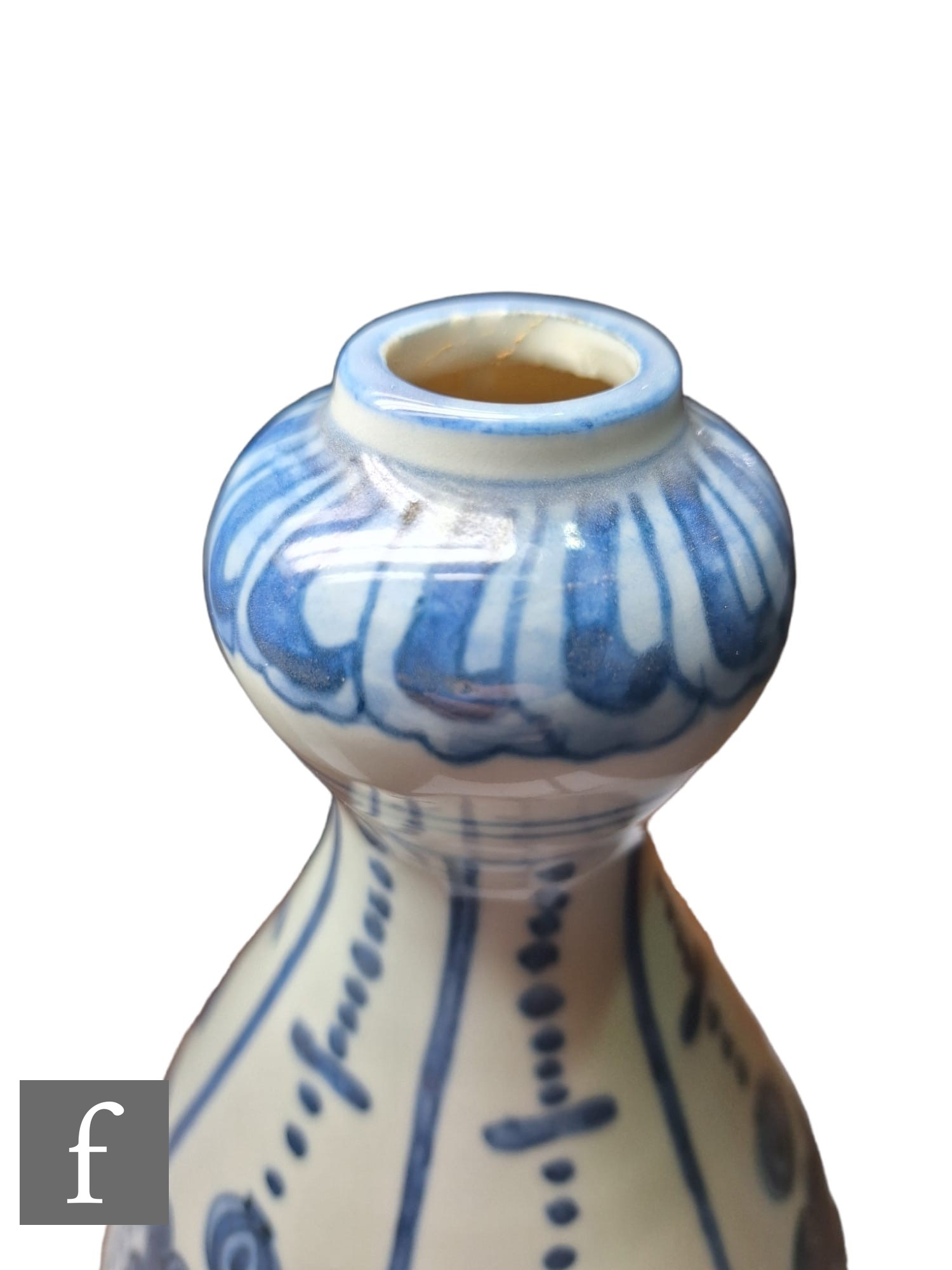 A Chinese Wanli style blue and white garlic head vase, decorated with segmented panel, - Image 6 of 6