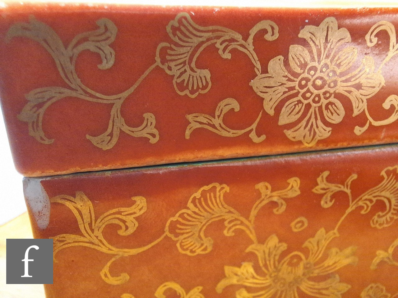 A Chinese Late Qing Dynasty porcelain cosmetics box, the square section box with removable cover and - Image 13 of 13